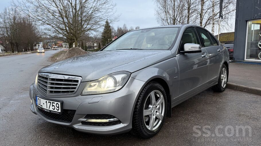 Tikko ievests Mercedes W204 Facelift modelis. Labā stāvoklī. Jauna T/a. Pati