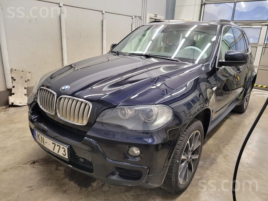 BMW Продаю ухоженный BMW X5.E70.3.0D. 210Kw. X-Drive. 