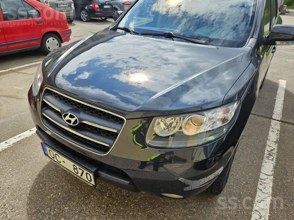 Hyundai Продаю машину без двигателя, на запчасти, есть все
