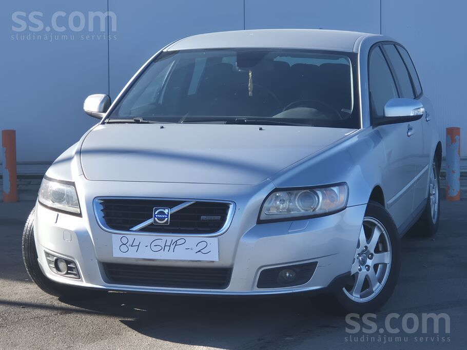 Volvo V50, 1.6 dīzelis, 80 kw, 5 ātrumu pārnesumkārba, tikko no Nīderlandes.