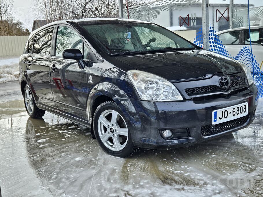 Продаю Toyota Corolla Verso. 2.2 d-cat, 130 kw, 2006 года. Расход 5.5-8, 5/1