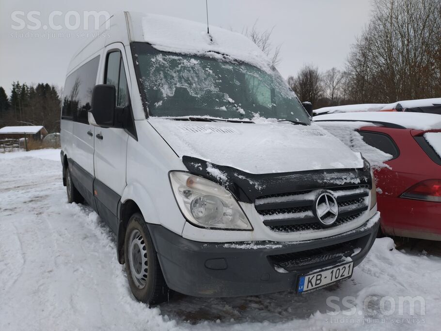 Pārdod Mercedes Sprinter 311 ar 9 sēdvietām. Tikko izieta tehniskā apskate.
