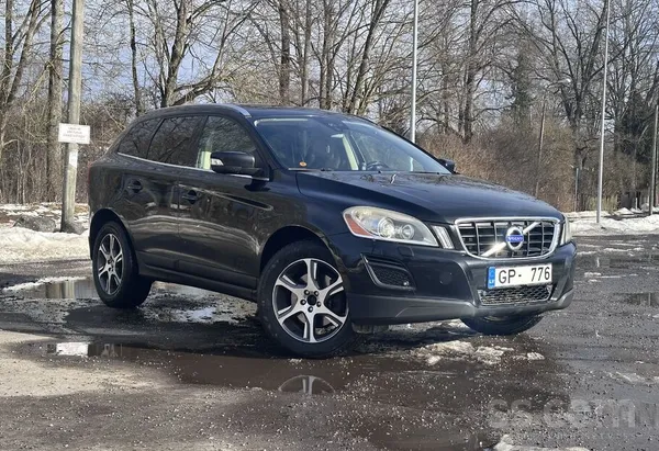 Volvo Kopts, komfortabls, ietilpīgs un uzticams. Auto id