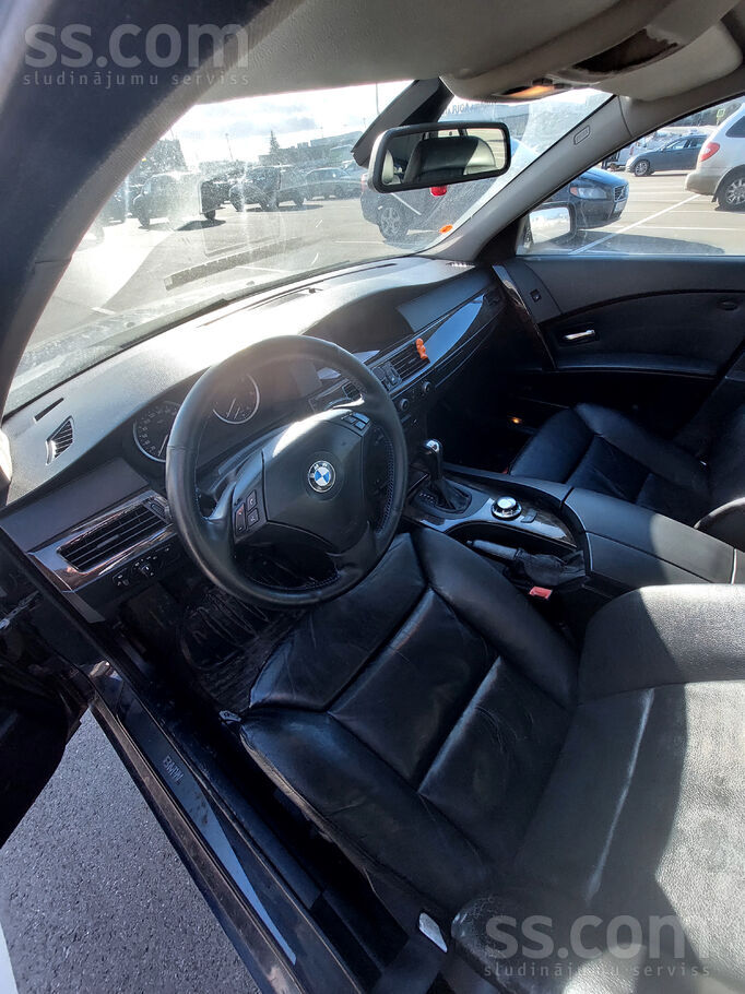 Tiek pārdota BMW 530d E60 automašīna. Pielikumā svaigas fotogrāfijas. Sistēm