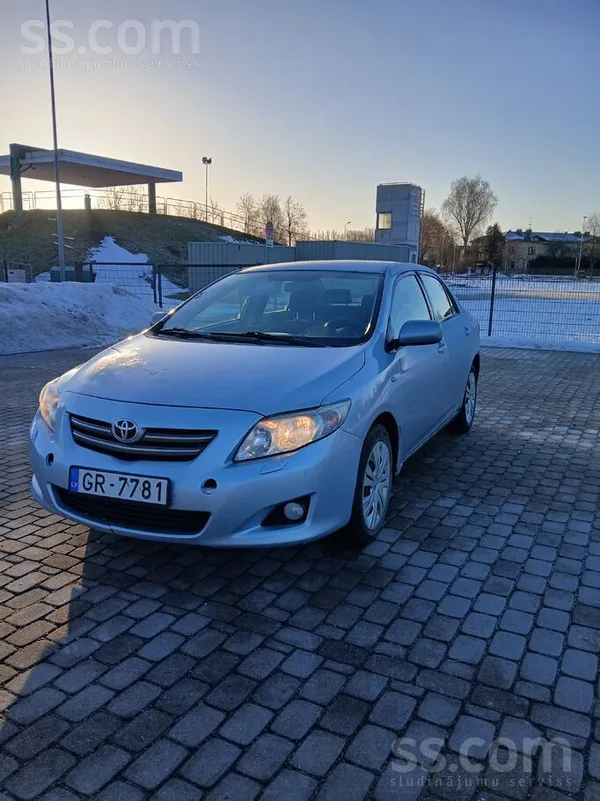 Toyota Pārdodu ekonomisku auto. Viss griežās un strādā la