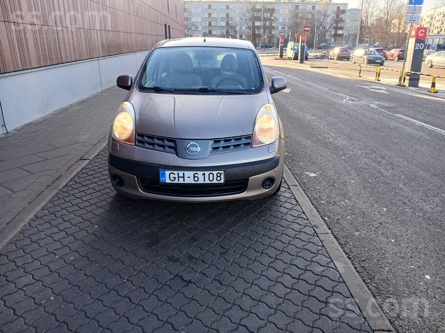 Tirgoju Nissan Note 1.4 benzins, t. a lidz 27.08.26 mašina ir laba tehniska