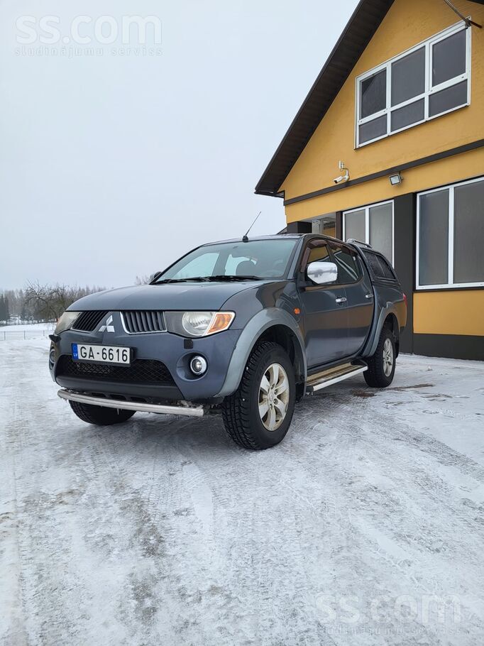 Pārdodas Mitsubishi L200, labā tehniskā stāvoklī. Tehniskā apskate līdz 03.2