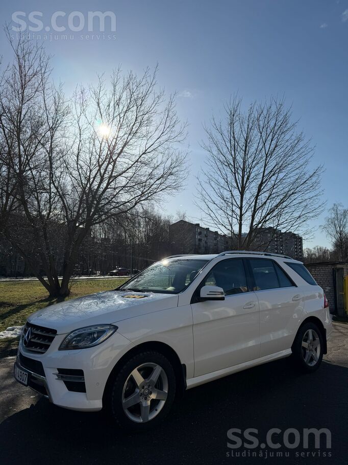 Pārdod Mercedes Benz Ml350 Bluetec 4matic, ļoti labā vizuālā un tehniskā stā