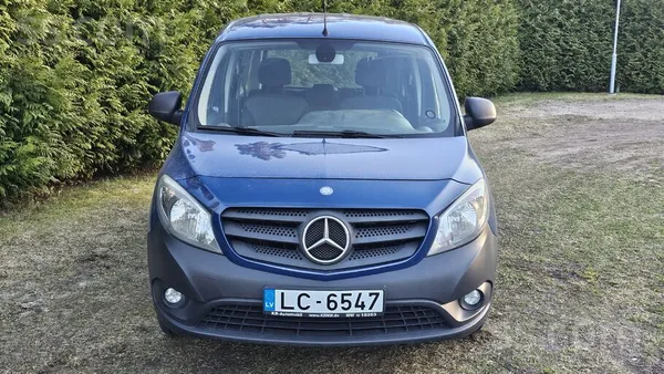 Mercedes Pārdod Mercedes-Benz Citan labā tehniskā un vizuāl