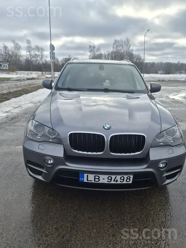 BMW Машина в хорошем состоянии, два ключа. Вся информа
