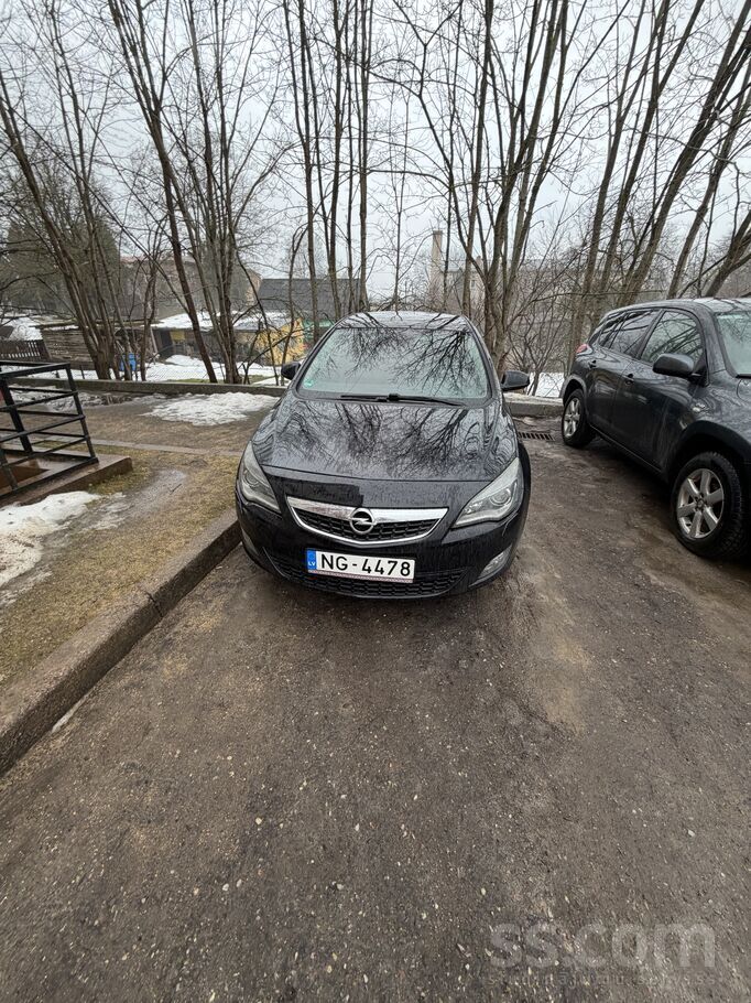 Opel Tiek tirgots opel astra hečbeks, 2010 gada 2D 118k