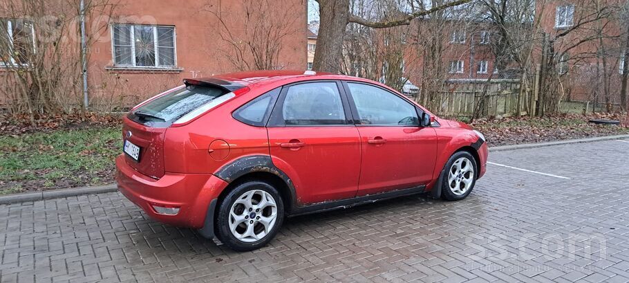 Ford Pārdodas 2009. gada Ford Focus hečbeks. 1.6 benzīn