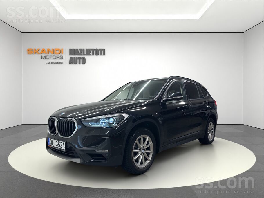 BMW BMW X1 ar 1.5 Benzīna dzinēju un Automātisko ātrum