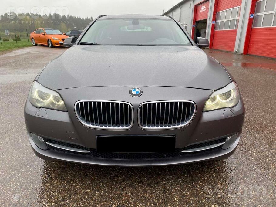 BMW Pārdodu automašīnu, manā īpašumā 3 gadus. Auto ir 