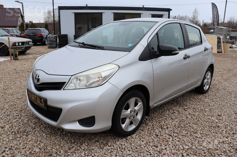 Toyota Toyota Yaris 1.4 dīzelis manuālis 66kw 2012 gads.
