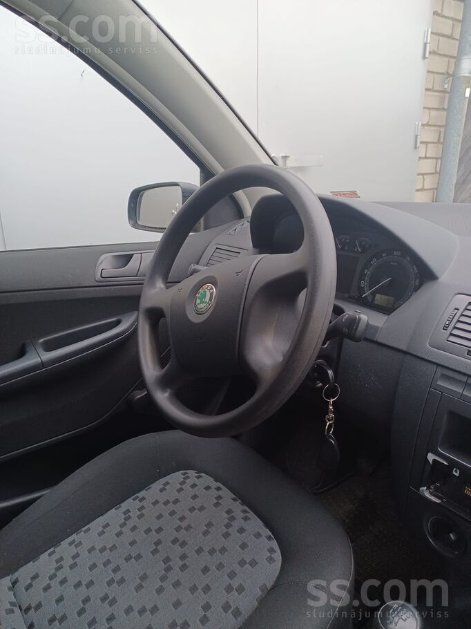 Skoda Продаю машину Skoda Fabia 1.2 бензин, 5-ступенчата