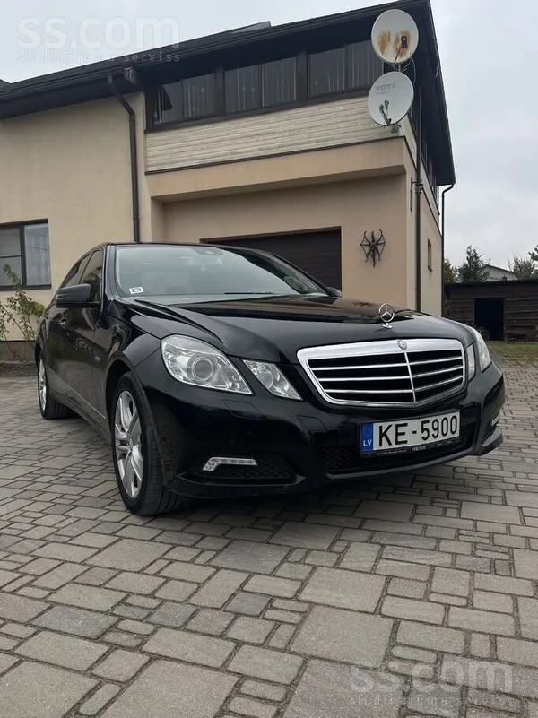 Mercedes Automašīna regulāri apkopota pie oficiāla Mercedes