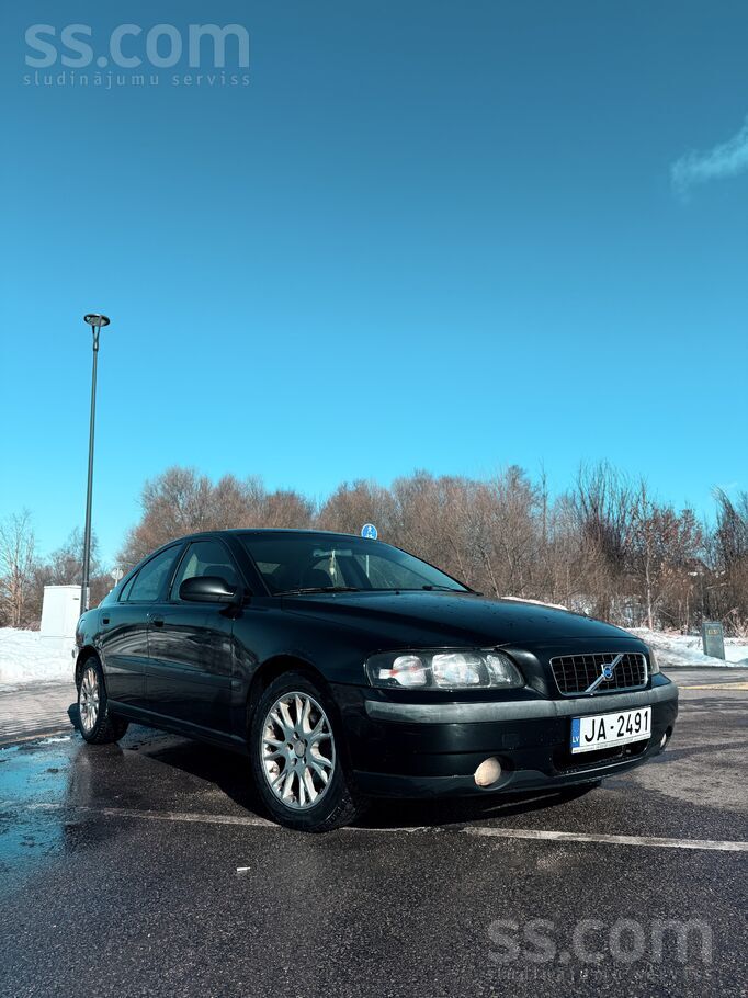 Volvo Labdien, tirgoju 2003. Gada volvo s60 ar jaunu aps