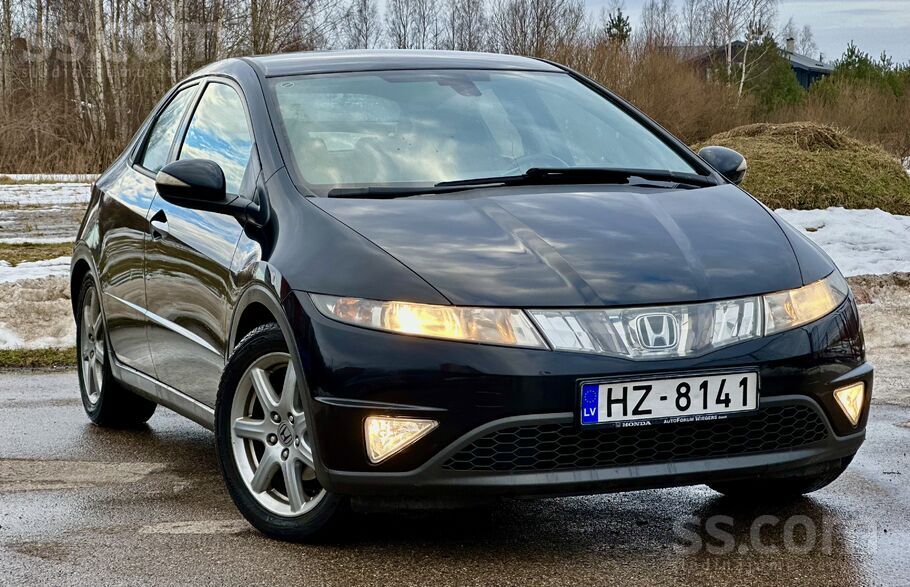 Honda Pārdodu Honda civic. Mašīna ir labā tehniskā un vi