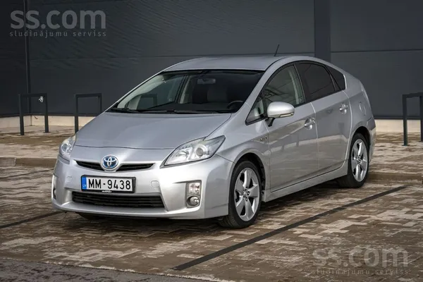 Toyota Prius 1.8 hybrid, Automāts. 

Auto labā tehniskā un vizuālā stāvokl