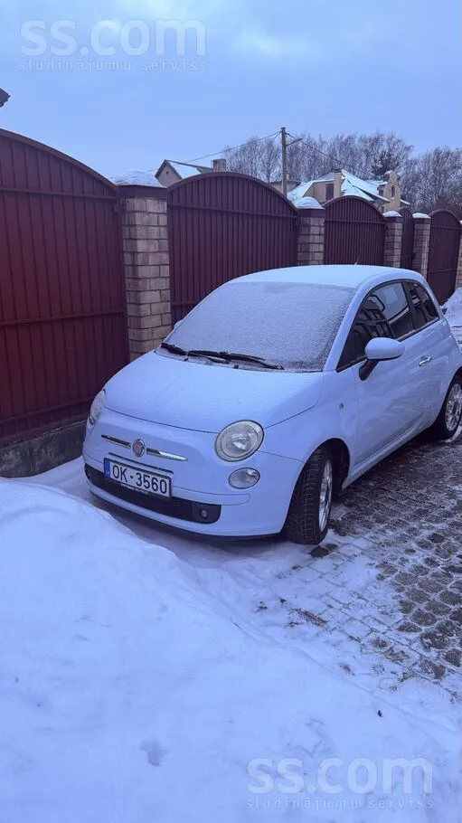 Pārdodu gaiši zilu Fiat 500, 2008. gada izlaidums. 

1.2 benzīns, manuālā