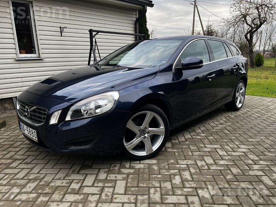 Volvo Volvo V60 D5 158Kw (5 cilindru - 2.4 dīzelis, manu