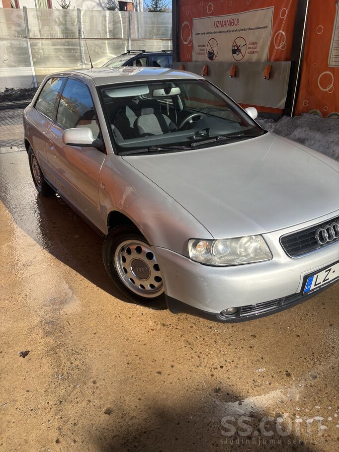 Audi Pārdodu Audi A3 2001. gada, 1.6 bendzīns