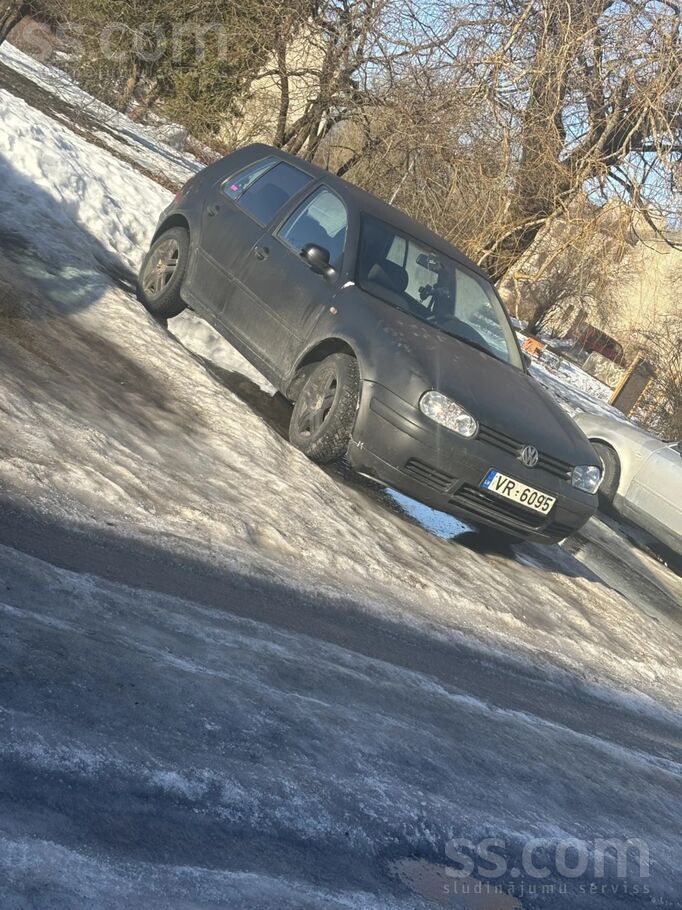 Volkswagen Pārdodu golf 4, rūc, brauc, bremzē, ir kur roku pi
