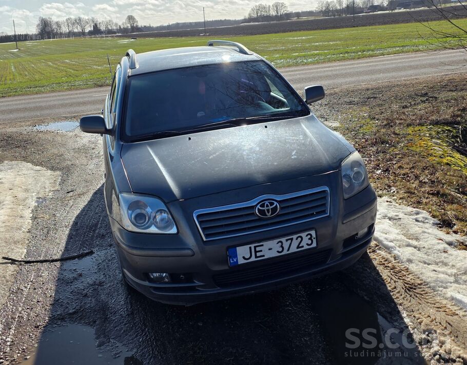 Vīsi jautājumi pār telefonu