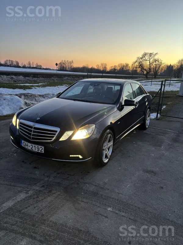 Mercedes Pārdodu Mercedes Benz 350