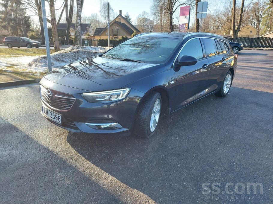 Opel Opel Insignia Sports Tourer Automašīna ir lieliskā