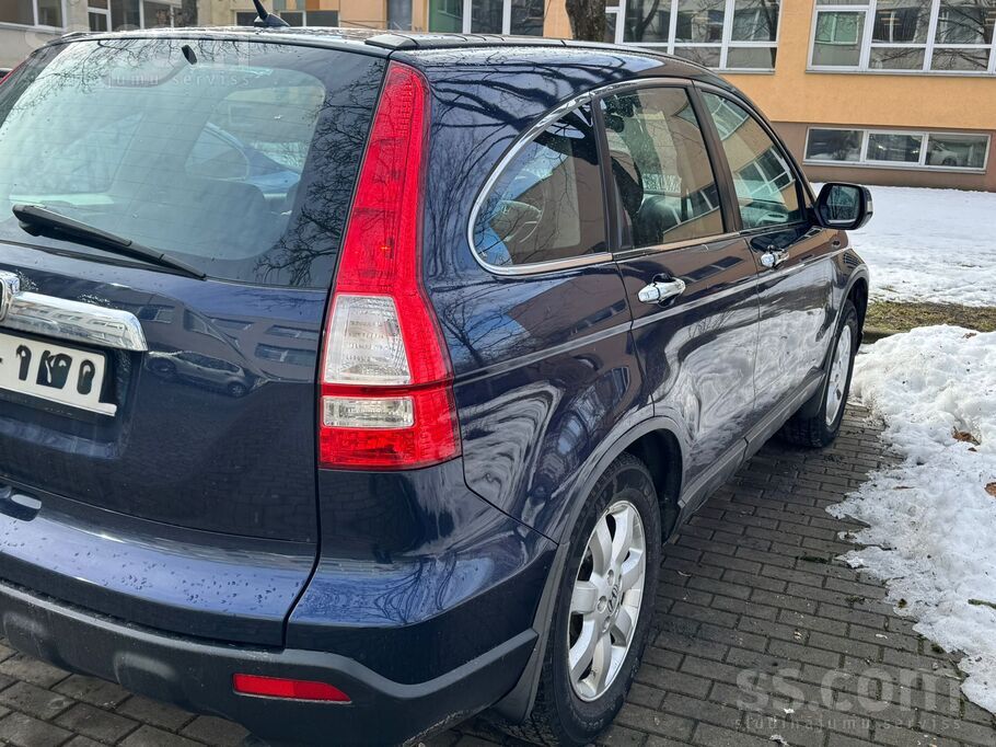 Honda Skaists, ērts, viegli vadāms, ērts lietošanai pils