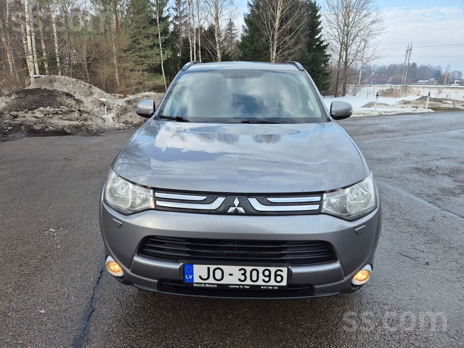Mitsubishi Outlander 2014. gads, 4Wd, 2.0 benzīns, automātiskā ātrumkārba.