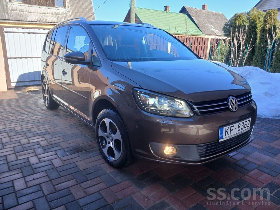 Volkswagen Pārdošanā Volkswagen Touran labā tehniskā un vizuā