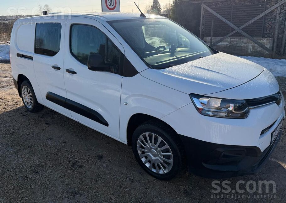 Toyota Proace city 1, 5 , 96kW. Versija Long. Pirkta jauna Latvija. Viens ip