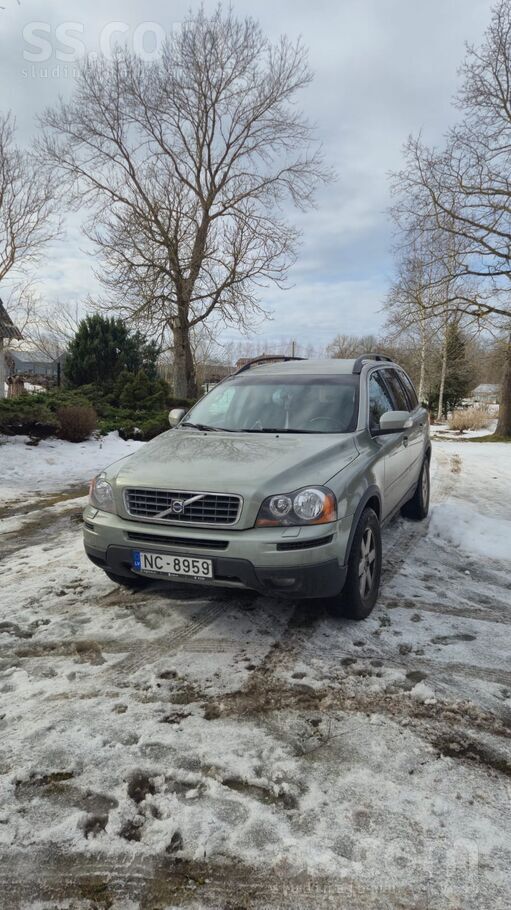 Volvo Pārdodu 7vietīgu ģimenes auto 2, 4l dīzelis ar aut