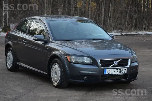 Volvo C30 1.6D (80Kw/109Zs) Dīzelis ar Mehānisko ātrumkārbu. 

Automašīna