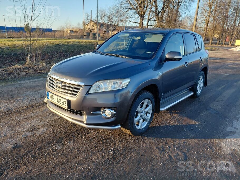 Rav 4, 2.2 D. 110 KW, automāts, svaiga tehniskā apskate, labas ziemas riepas