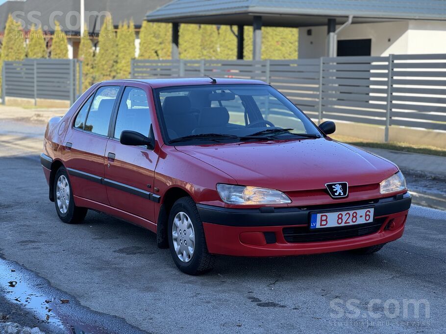 Peugeot 306 1.4 benzīns, manuāls
Auto ar savu raksturu un patīkamu retro