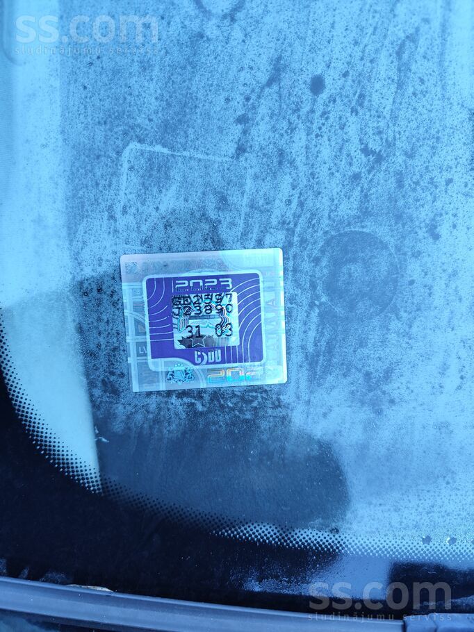 Stāv , aizņem vietu . Nostāvējis 2 gadus . Rudenī kustināju , domāju remontē