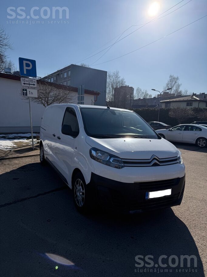 Pārdodu lielisku auto. Jauns pirkts pie dīlera. Ir gan ziemas, gan vasaras r