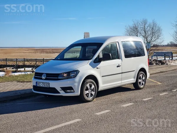 Volkswagen Pārdošanā VW caddy 2015 gada. 