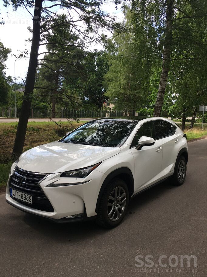 Pārdodu Lexus Nx300H Executive+Panoramic roof perlamutra krāsā. Mašīna iegād
