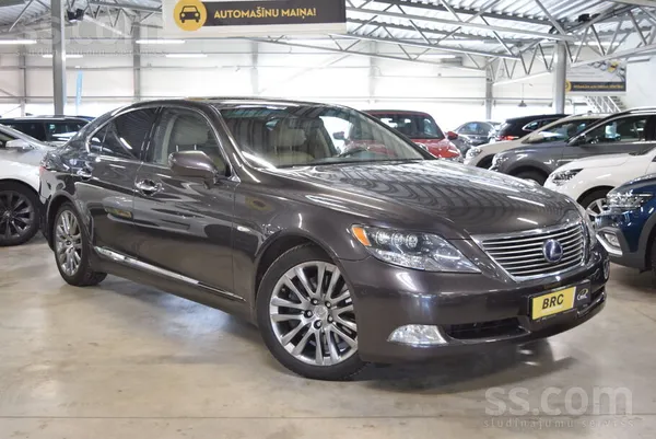 Lexus Lexus LS 600 h. 2009. gada. 5.0l hibrīds, (benzīns