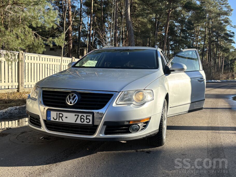 Volkswagen Pārdodu uzticamu, ietilpīgu un ērtu auto ar labo, 
