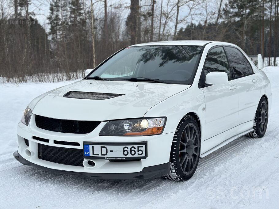 Mitsubishi Lancer Evolution ļoti labā tehniskā un vizuālā stāvoklī. 

Jdm
