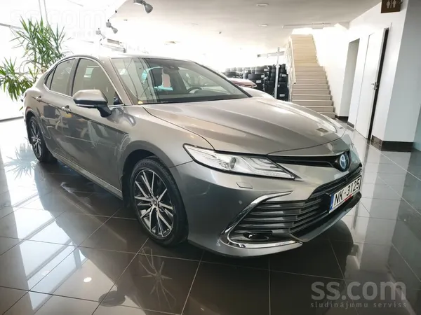 Toyota Camry Sedan 2.5 Hybrid Dynamic Force (218 hp) E-Cv