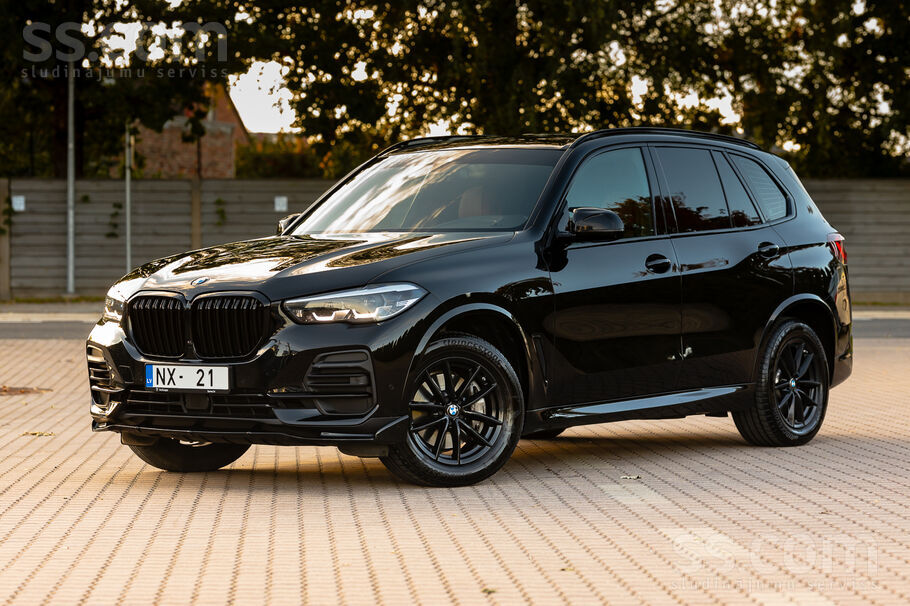 BMW X5 3.0D 210kw/286zs. Cena ar pvn 21%. 
Pirkta jauna Inchape - viens īpa
