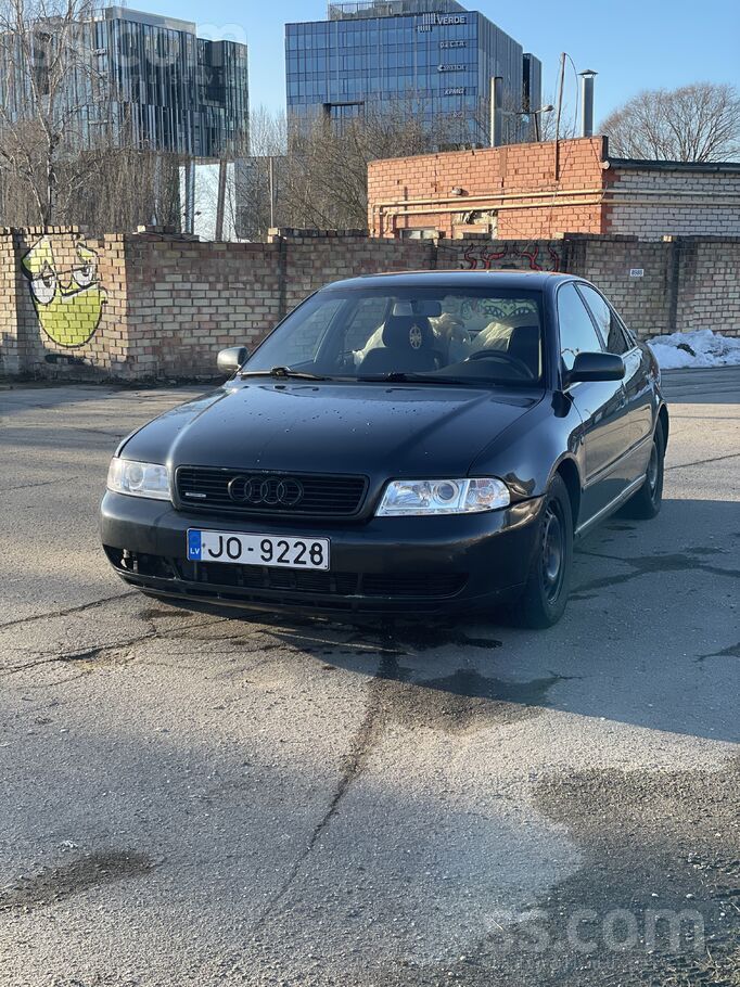 Audi Pārdodu Audi A4 B5 2.8 Quattro (1999)
