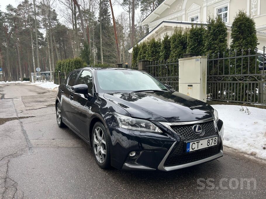 Lexus CT 200H F-Sport komplektācija, 1.8 hibrīds, automāts, TA līdz 09.2026,